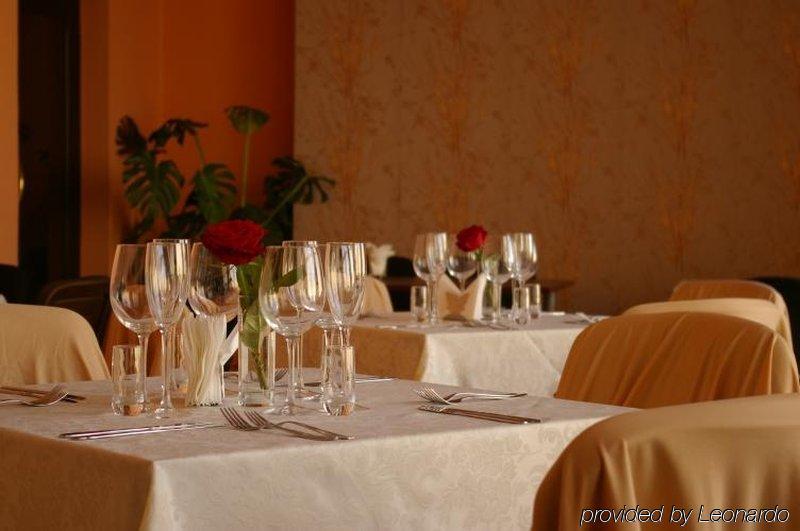 Centre Hotel Kaunas Restaurant bilde